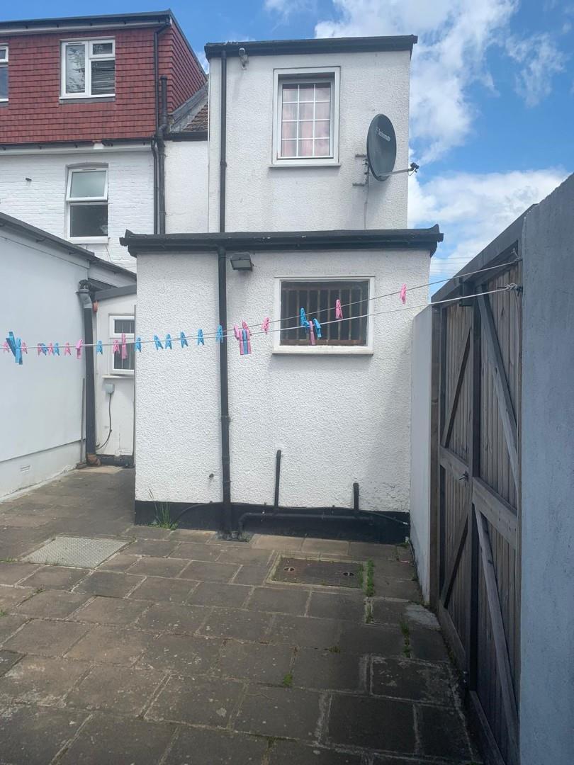 Easy Properties London ltd, Letting and Estate Agents 3 Bedroom